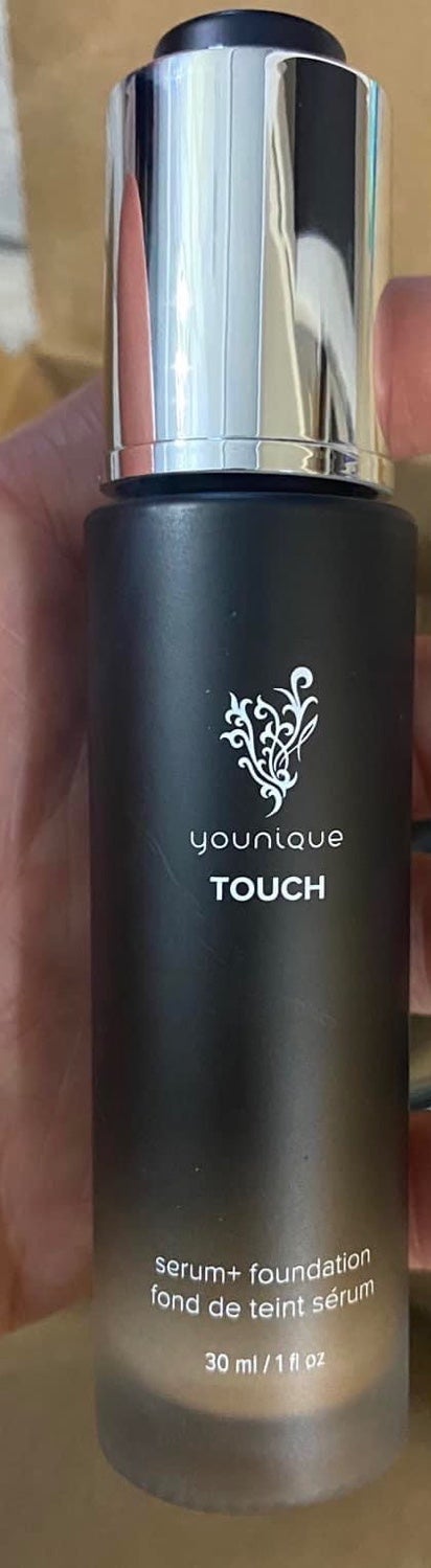 Younique VELOUR Liquid foundation touch + serum