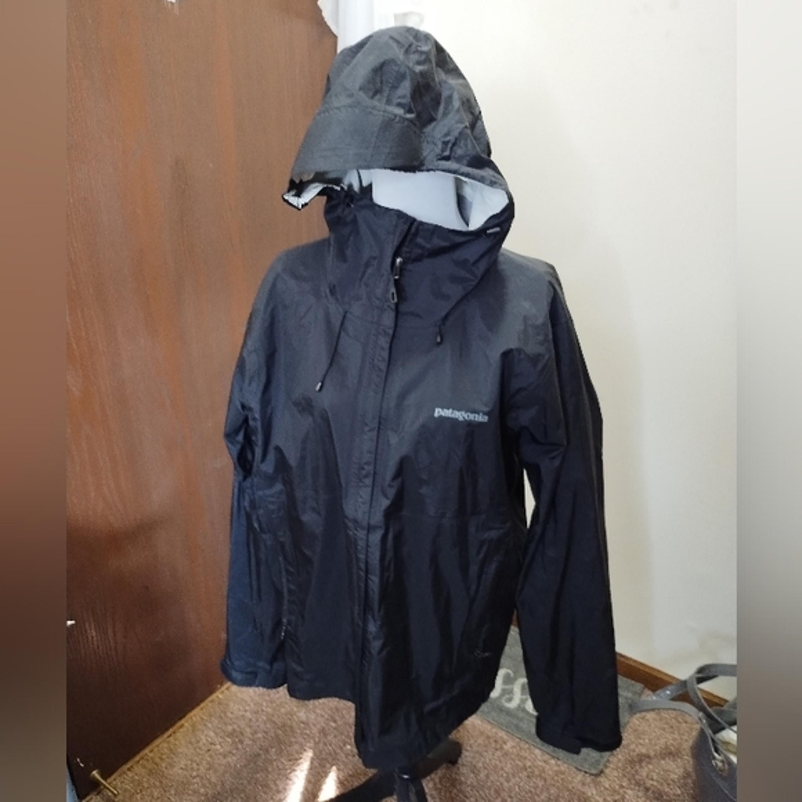 Men's Pantagonia windbreaker jacket