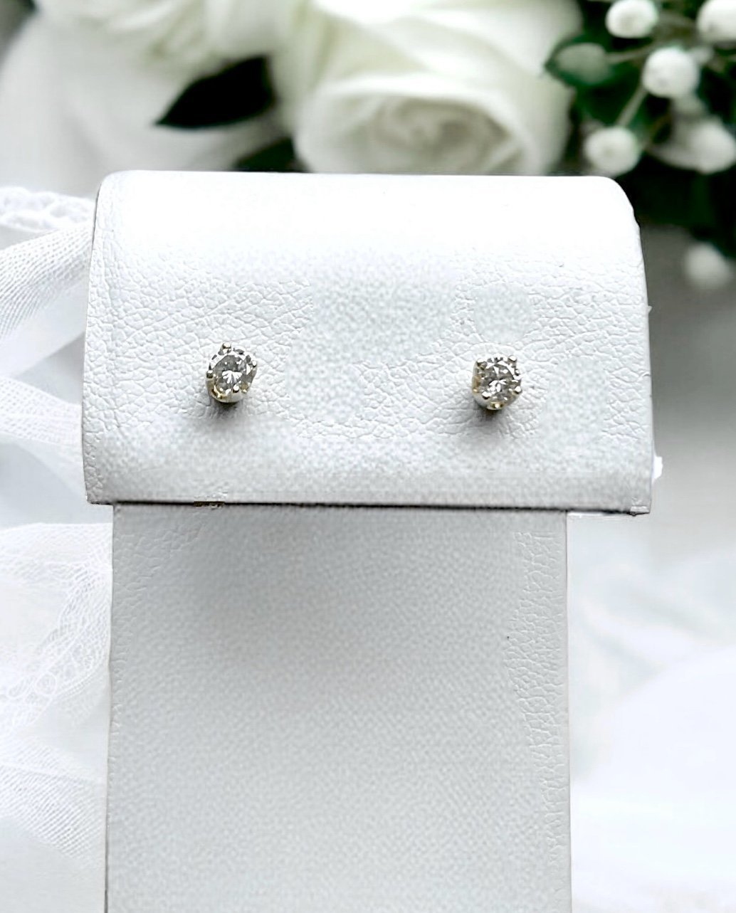 14K Gold .25 CTW Genuine Diamond Stud Earrings