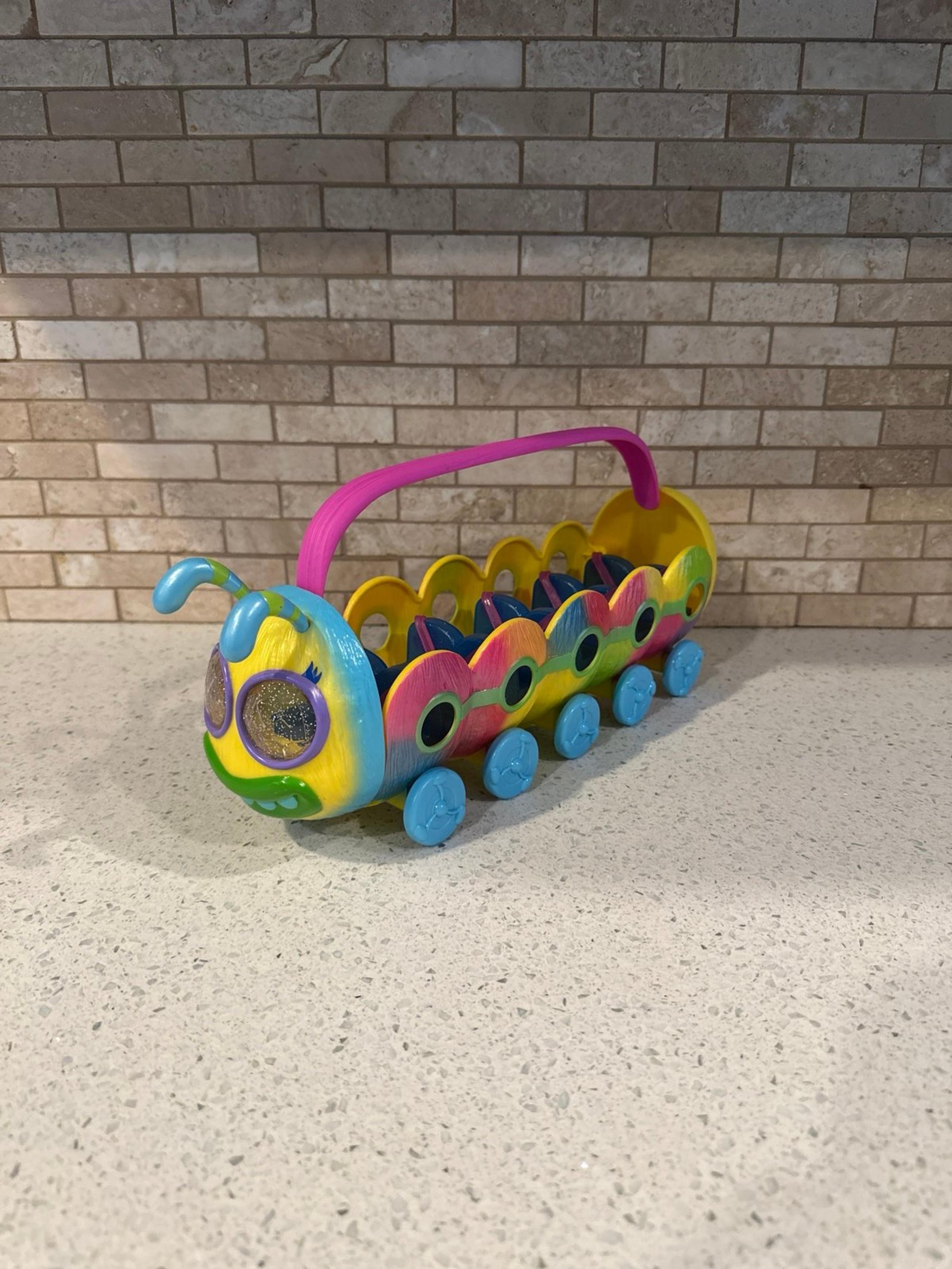 DreamWorks Trolls Caterbus Yellow Caterpillar Bus Ride Playset Poppy World Tour