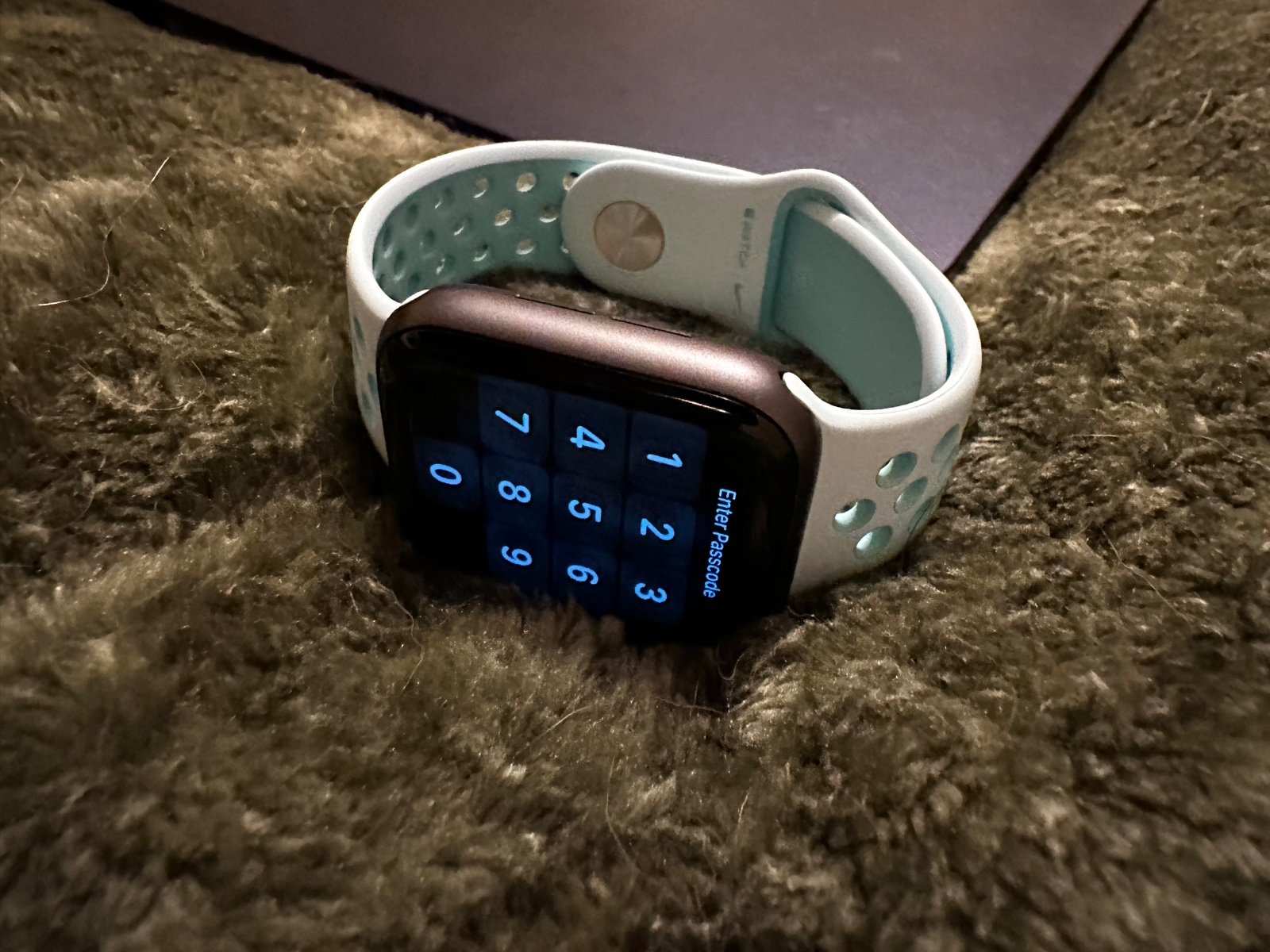 Apple SE Space Gray 40 mm Smart Watch