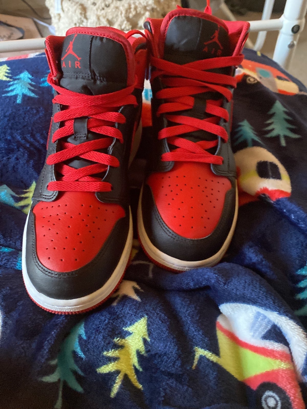 Nike Air Jordan 1 Mid Shoes