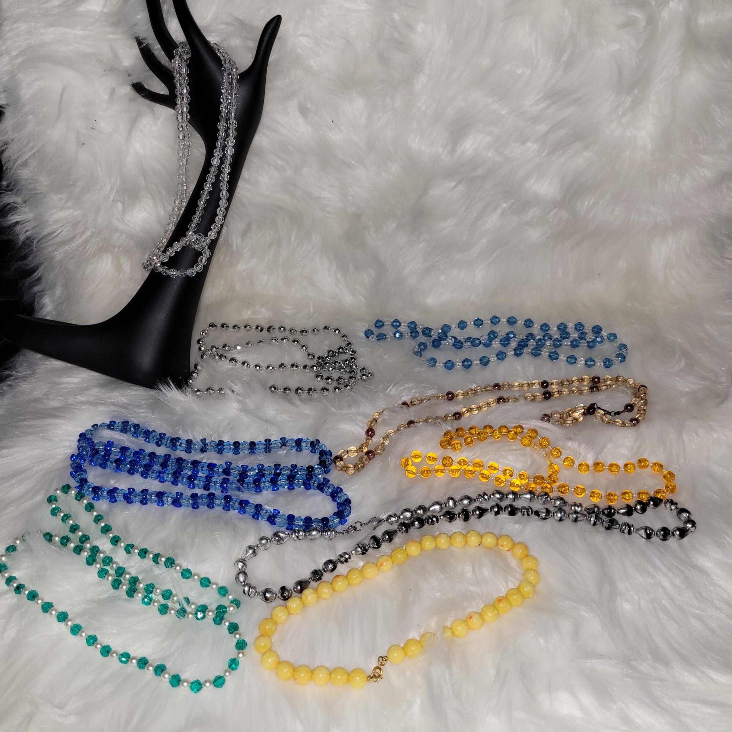 Assortment of Womens necklaces lot of 9