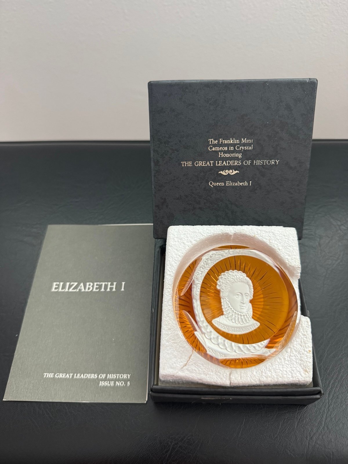 Baccarat Crystal Franklin Mint Paperweight queen Elizabeth I