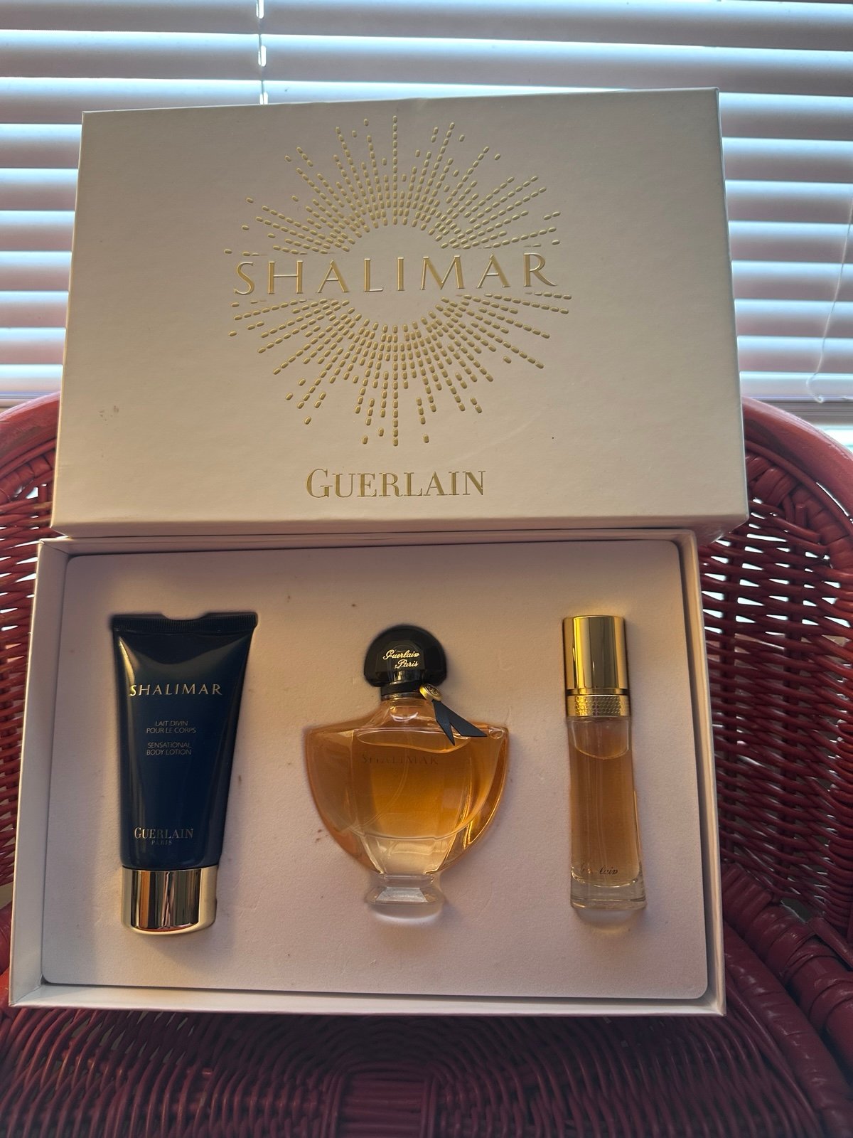 Shalimar Guerlain Gift Set 1.7oz-50ml Purse Spray .5oz-15ml Body Lotion 2.5oz