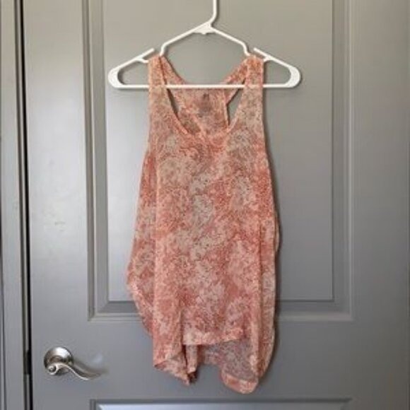 Freebird - Crossover Straps Sleeveless Blouse | Small | White & Red Lace Pattern