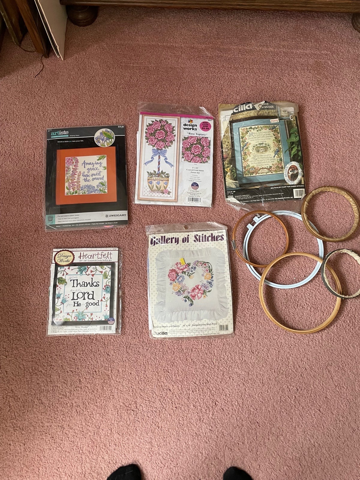 Needlepoint kits