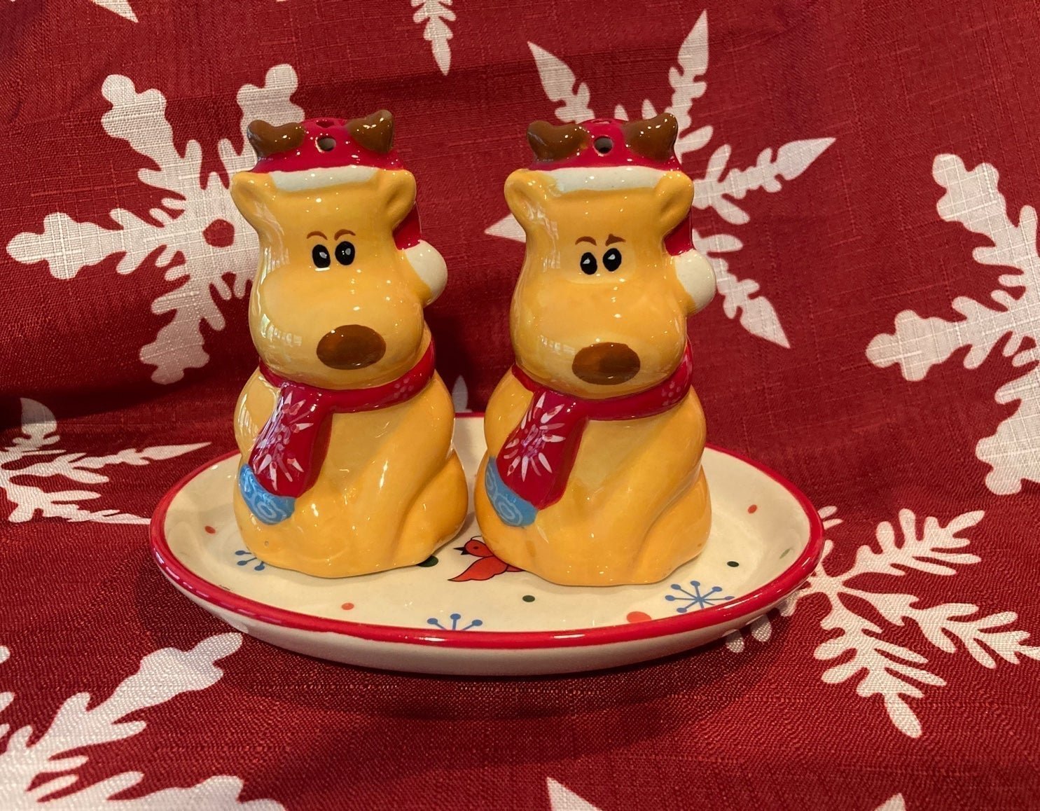 WINTER WHIMSEY REINDEER SALT AND PEPPER SET WITH TRAY