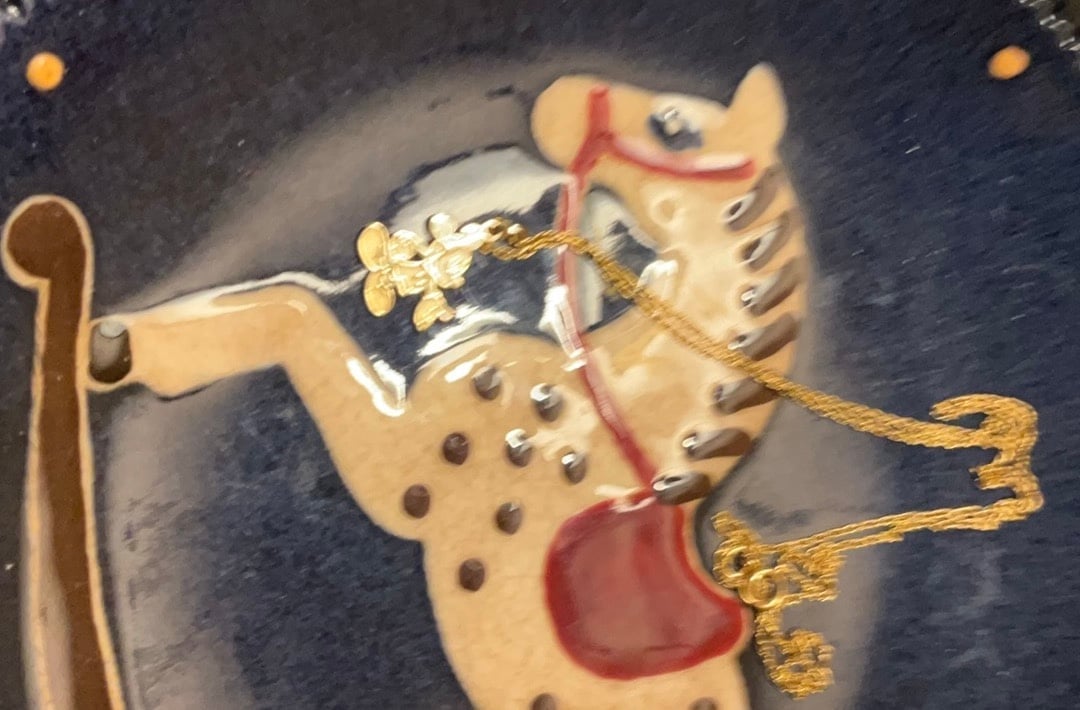 10k gold Mickey Mouse pendant with necklace