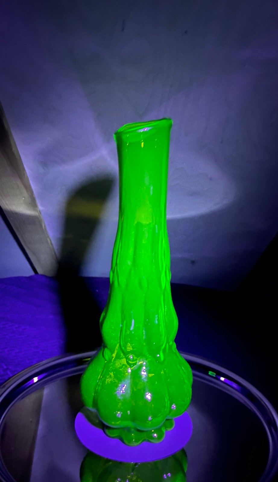 WOW! Vintage Kanawha Genie Bottle Uranium Glass Swung Vase