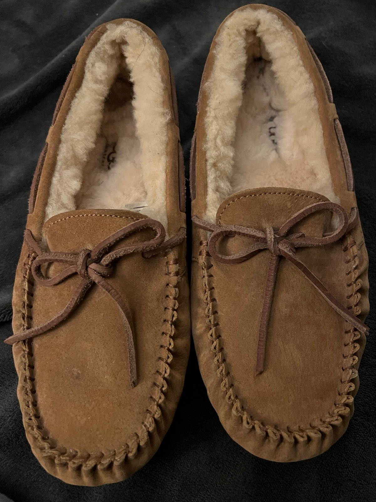 UGG Women's Dakota Chestnut Suede Slippers Moccasins size 8