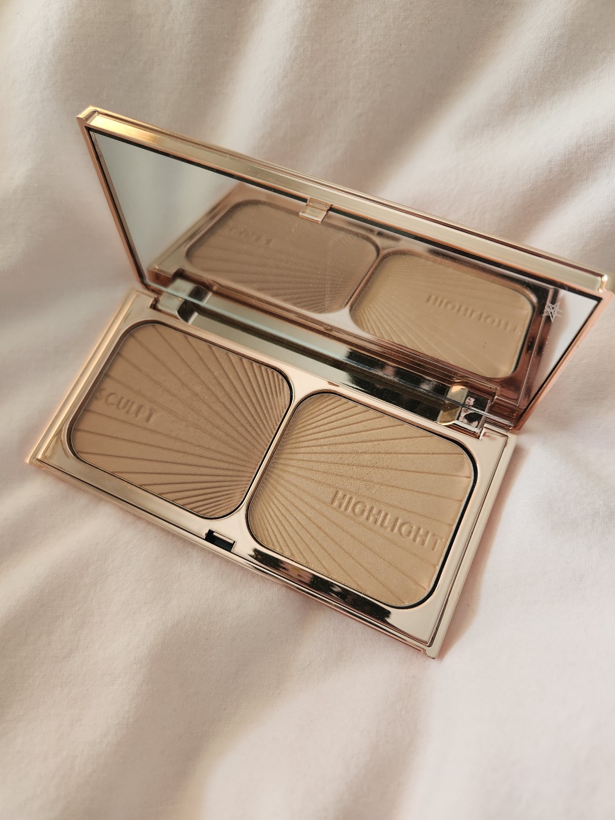 Charlotte Tilbury Filmstar Bronze and Glow in Fair-Medium