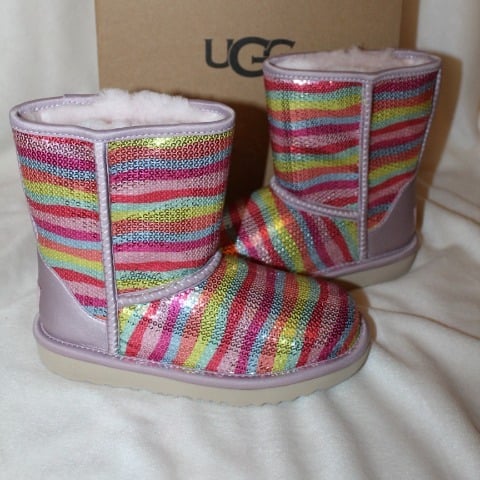 NIB UGG TODDLER RAINBOW SEQUIN CLASSIC SHORTS BOOTS PINK PURPLE 7