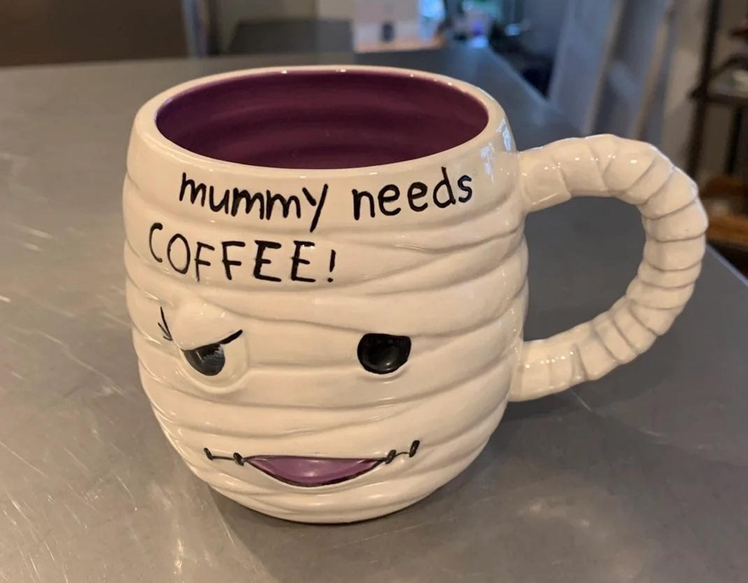 Mummy needs Coffee Halloween mug 14 oz. EUC
