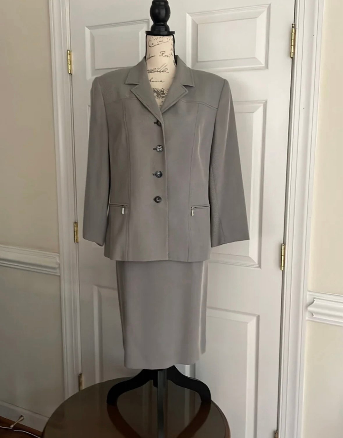 Kasper Asl v skirt Suit