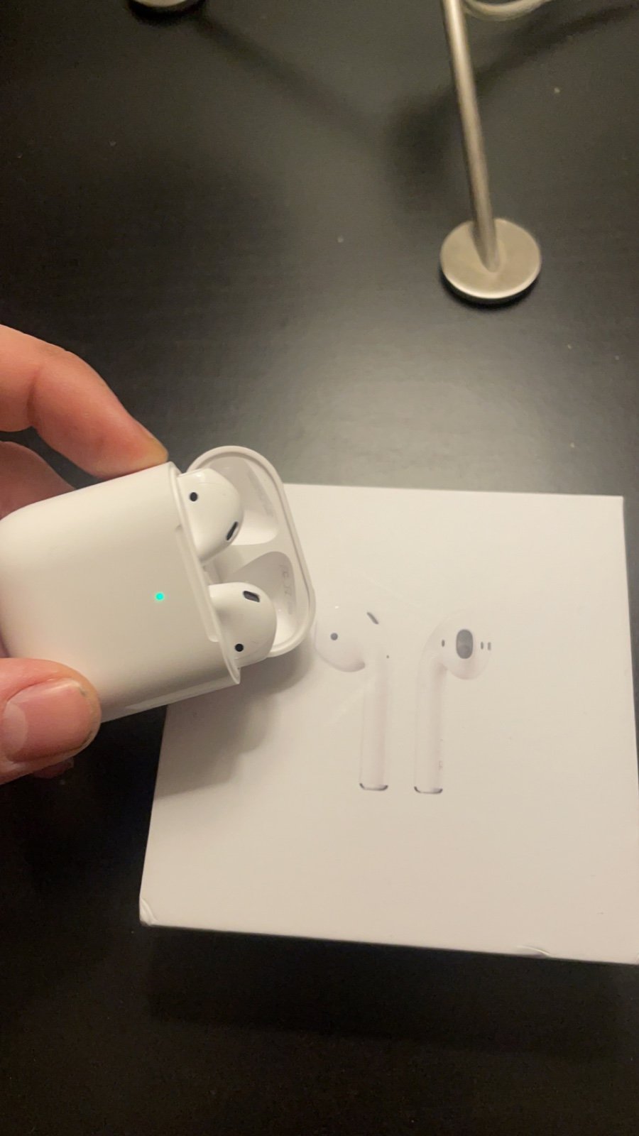 Apple AirPods Gen 2