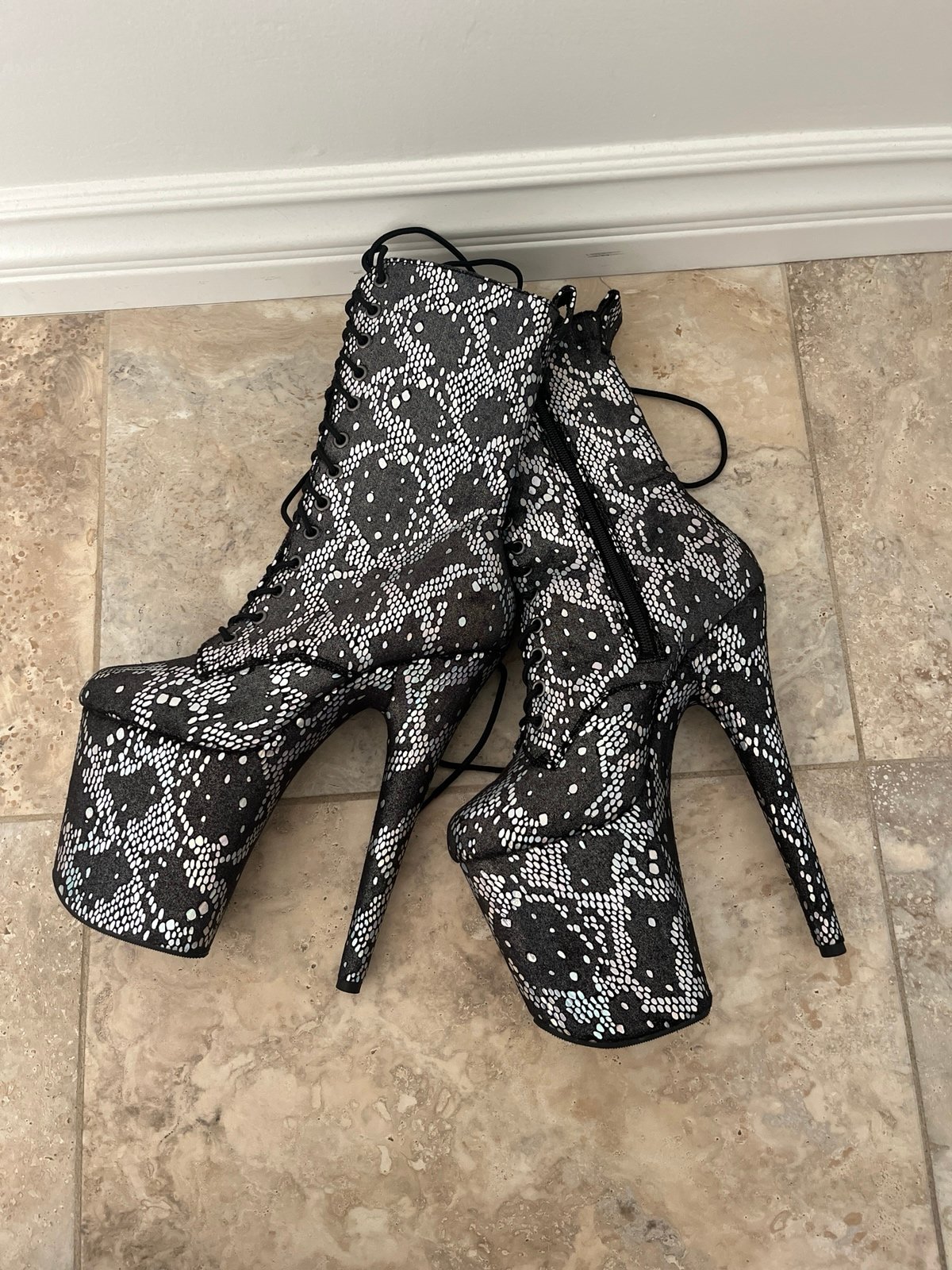 Pleaser heels