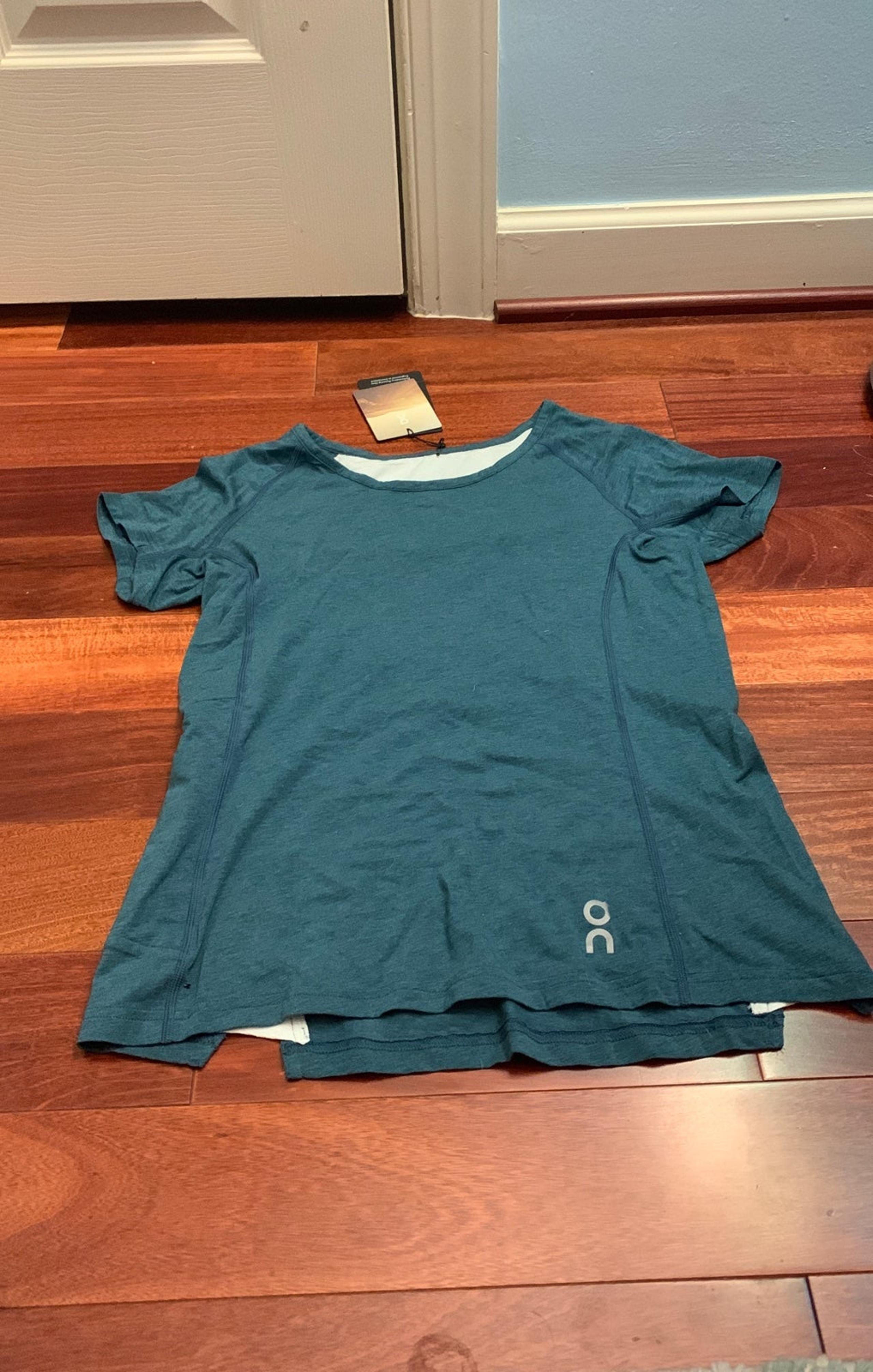 womens athletic shirts size S