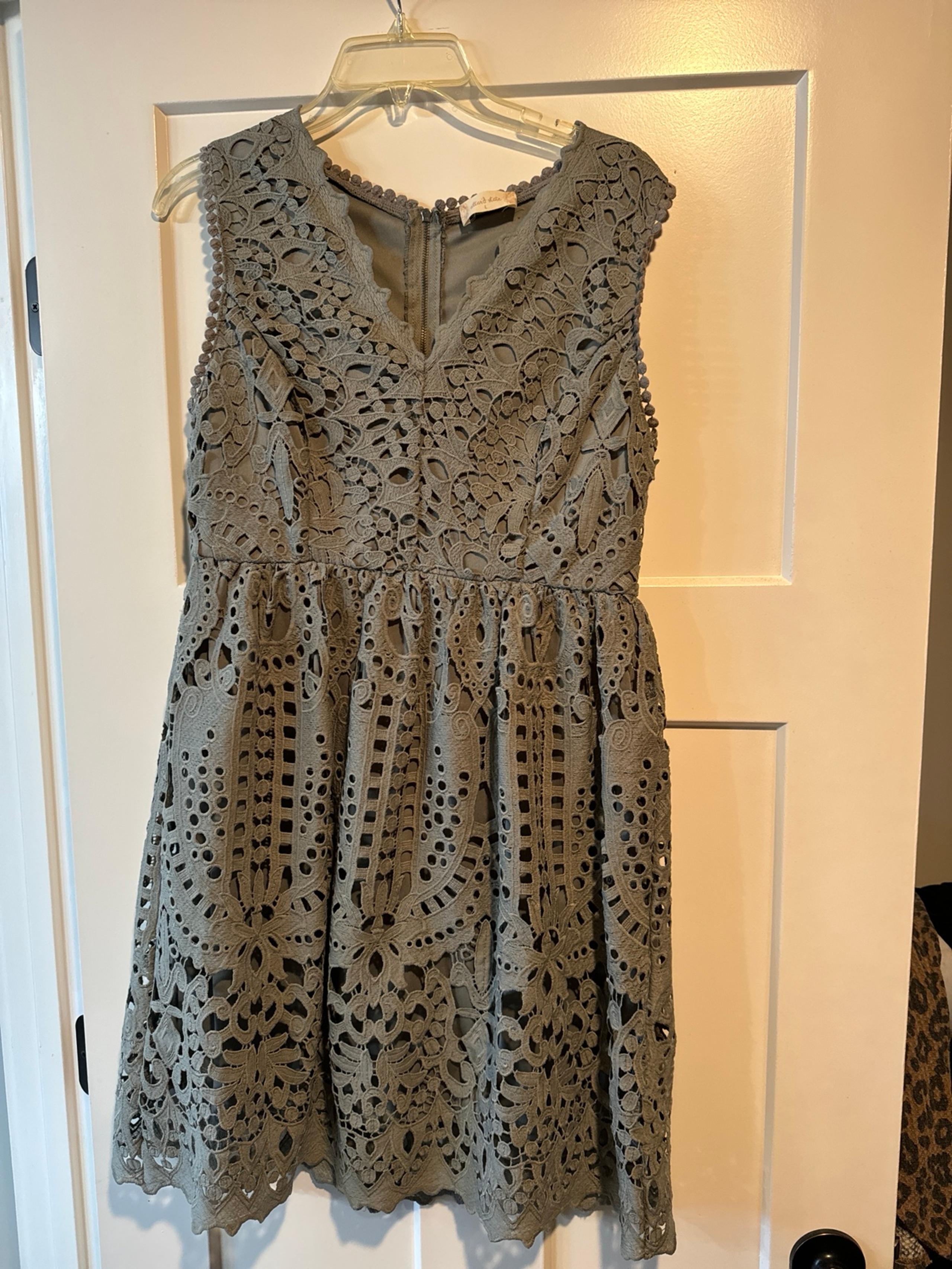 Gray Sleeveless Crochet Trim Boho Shift Babydoll Dress large - Altar'd State
