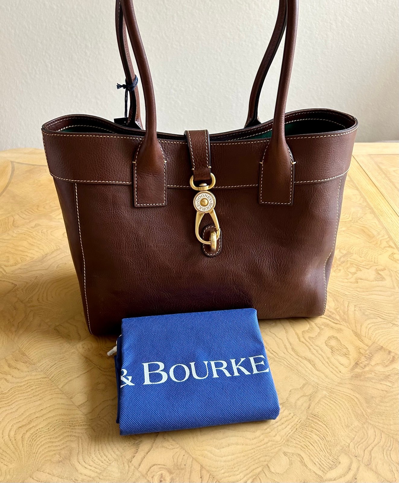 NWT Dooney & Bourke Florentine Large Amelie Tote Shoulder Bag in Chestnut Brown