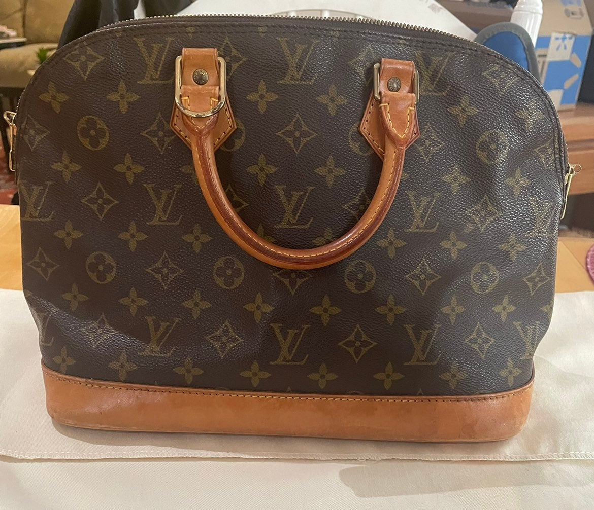 Louis Vuitton alma tote bag