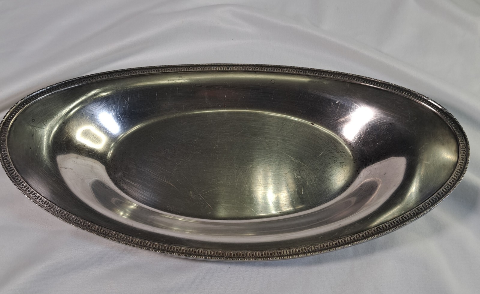 Medality Oneida Silver Plate Serving Platter Vintage Bowl