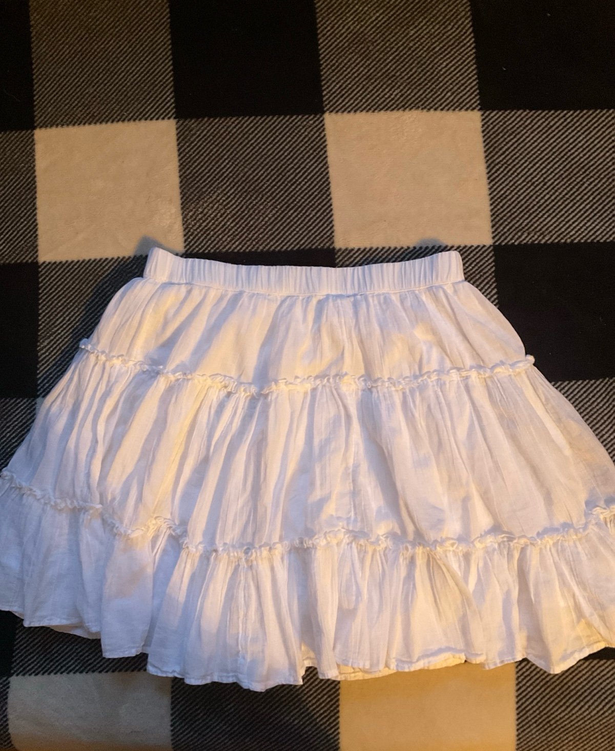 American Eagle flowy white skirt Mini