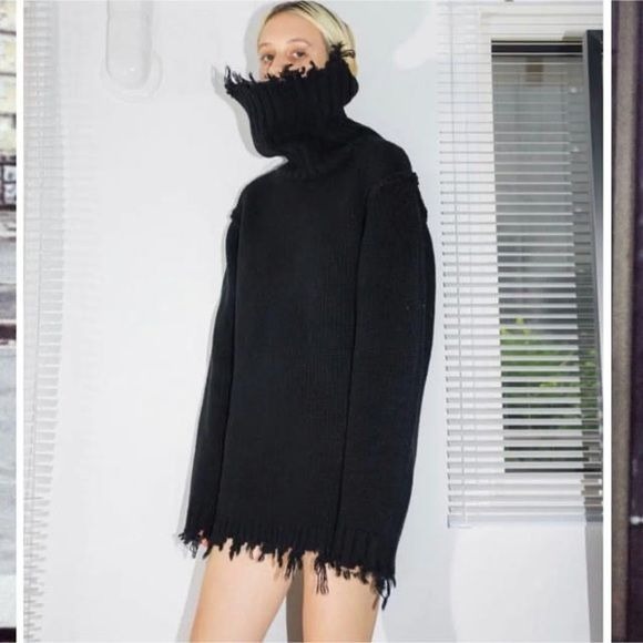 PERVERZE Crash Turtle Short Knit / Black