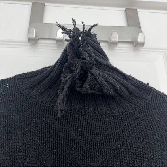 PERVERZE Crash Turtle Short Knit / Black