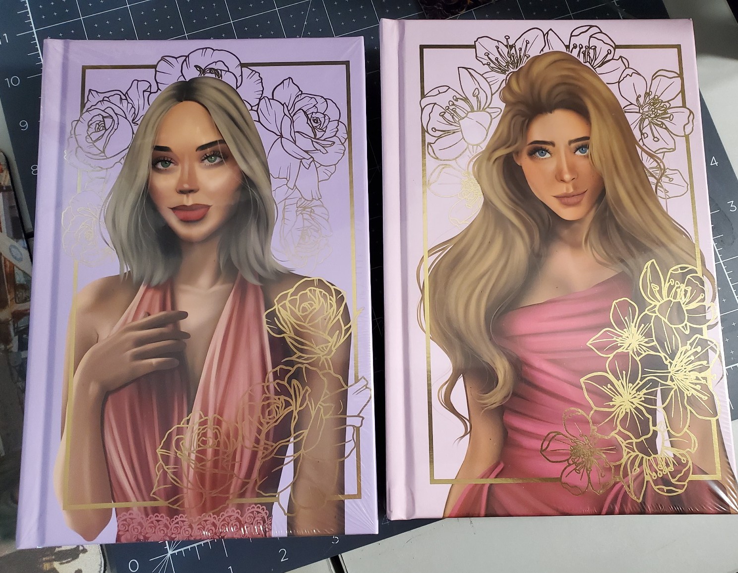 Motley Chronicles Lily Gold Set