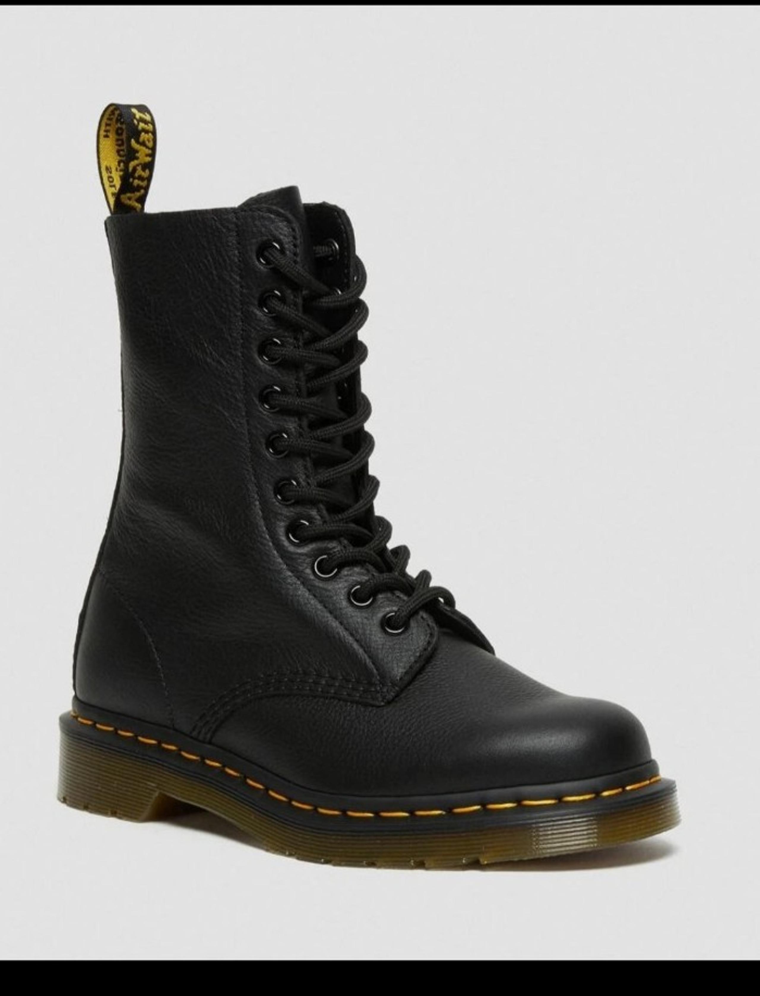 ***DR Marten's Dr. Martens 1490 10-Eye Women's size 10***