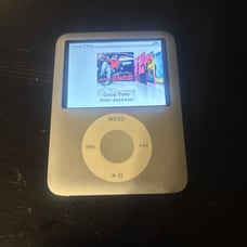 iPod Nano 3rd Gen 4gb Silver