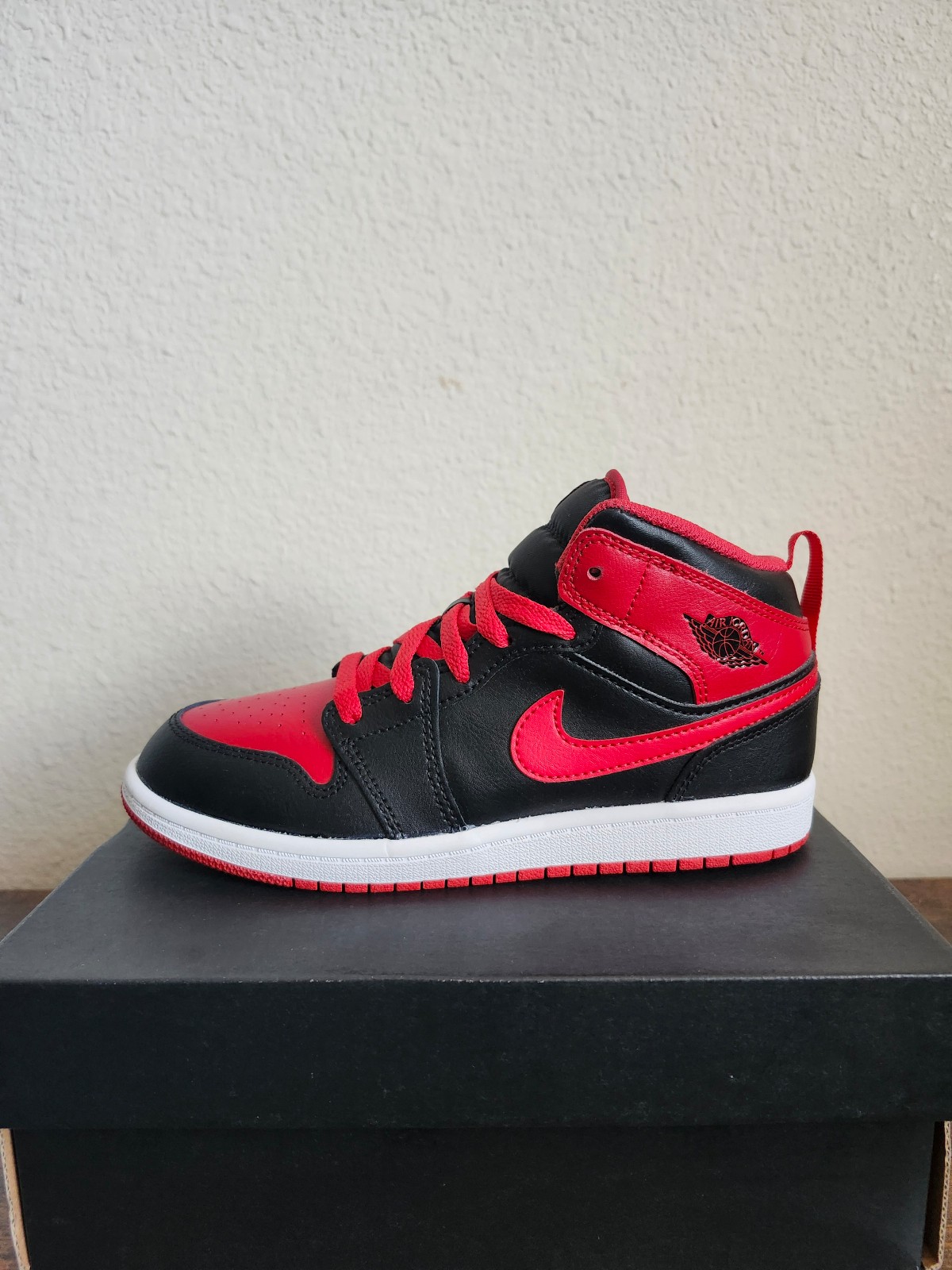 Jordan Mid 1 Black/Fire-Red 3Y