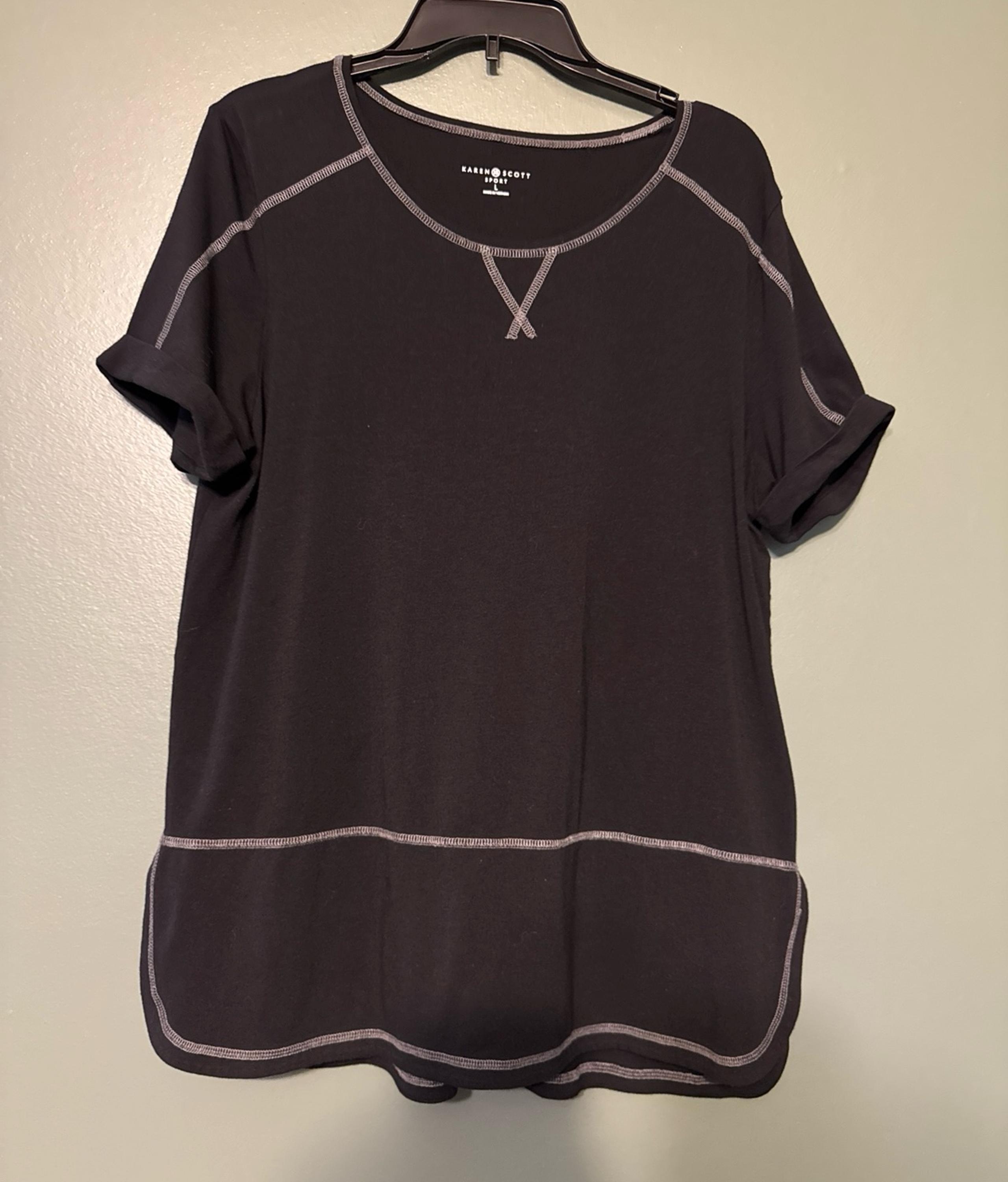 Karen Scott sport tshirt L