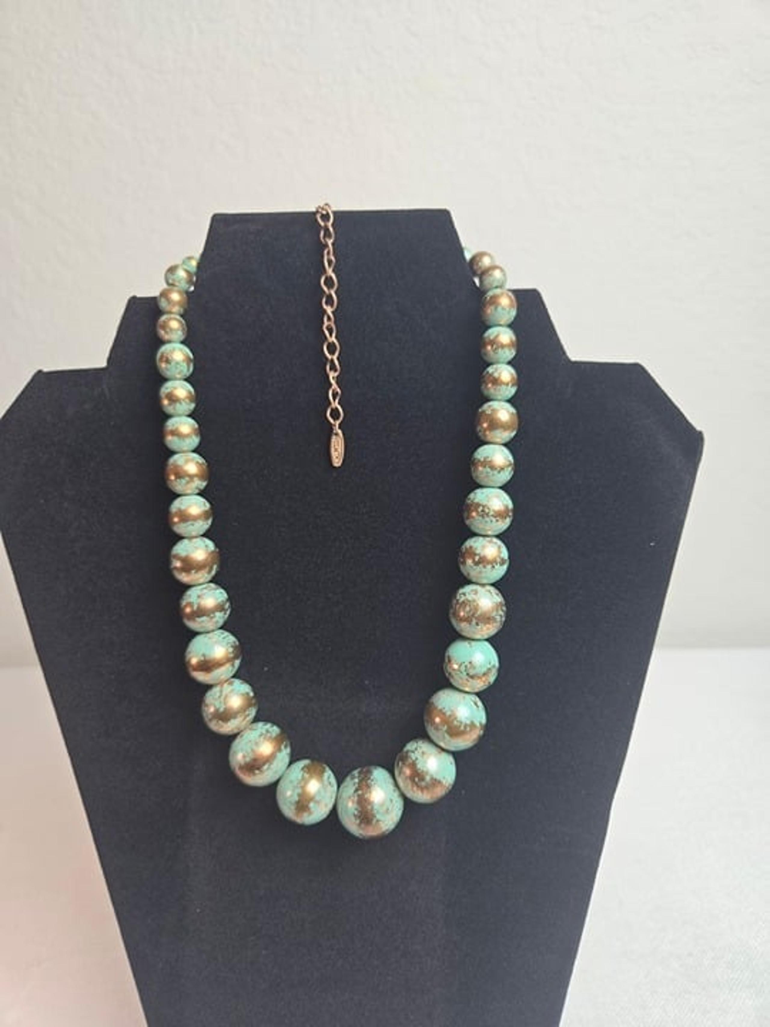 A VCLM Beaded rustic green 9" necklace