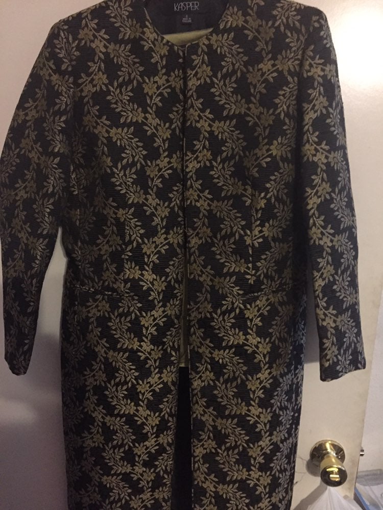 Ladies 2 piece suit with 2 blouses