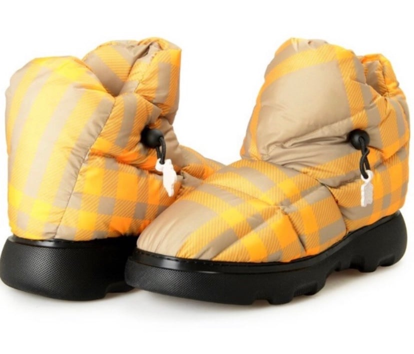 Burberry men’s check pillow boots