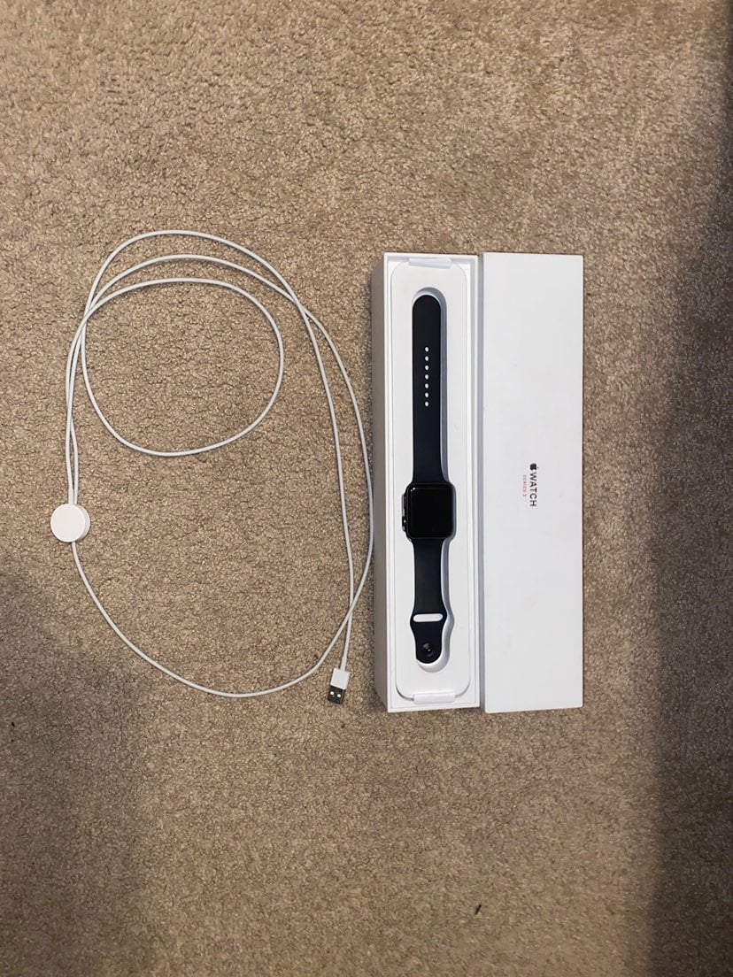 Apple Watch Series 3 42mm Aluminum