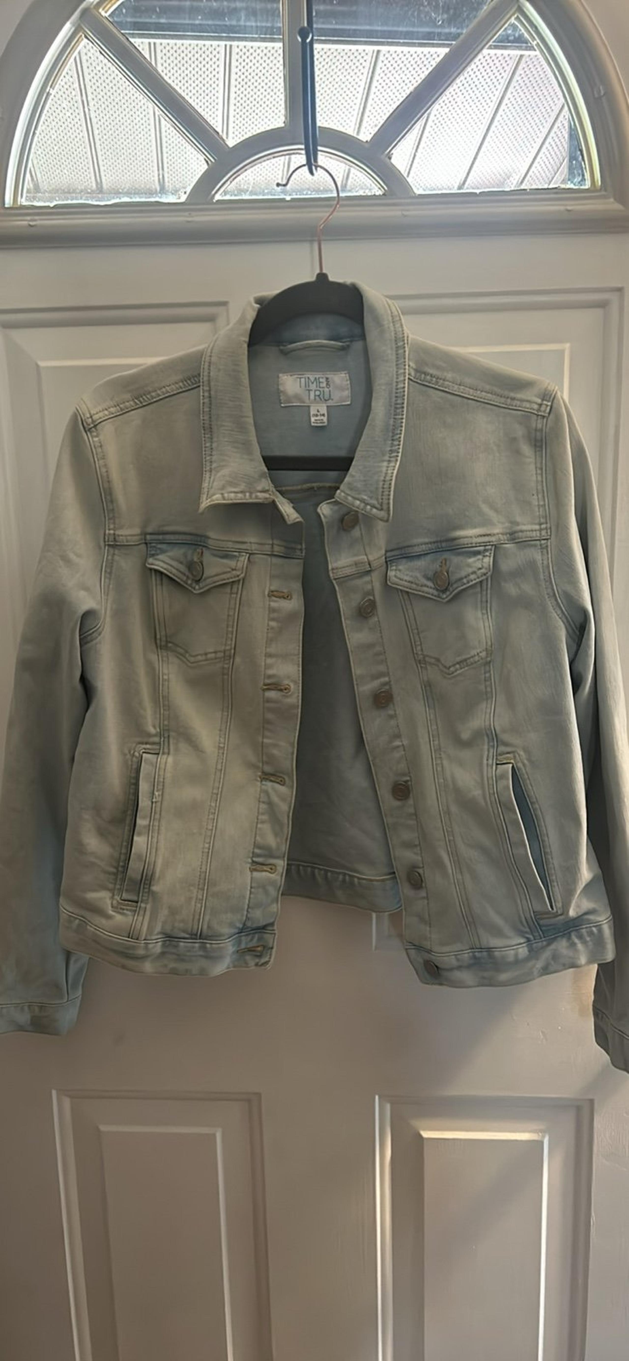 Time and Tru Jean jacket Lg (12-14)