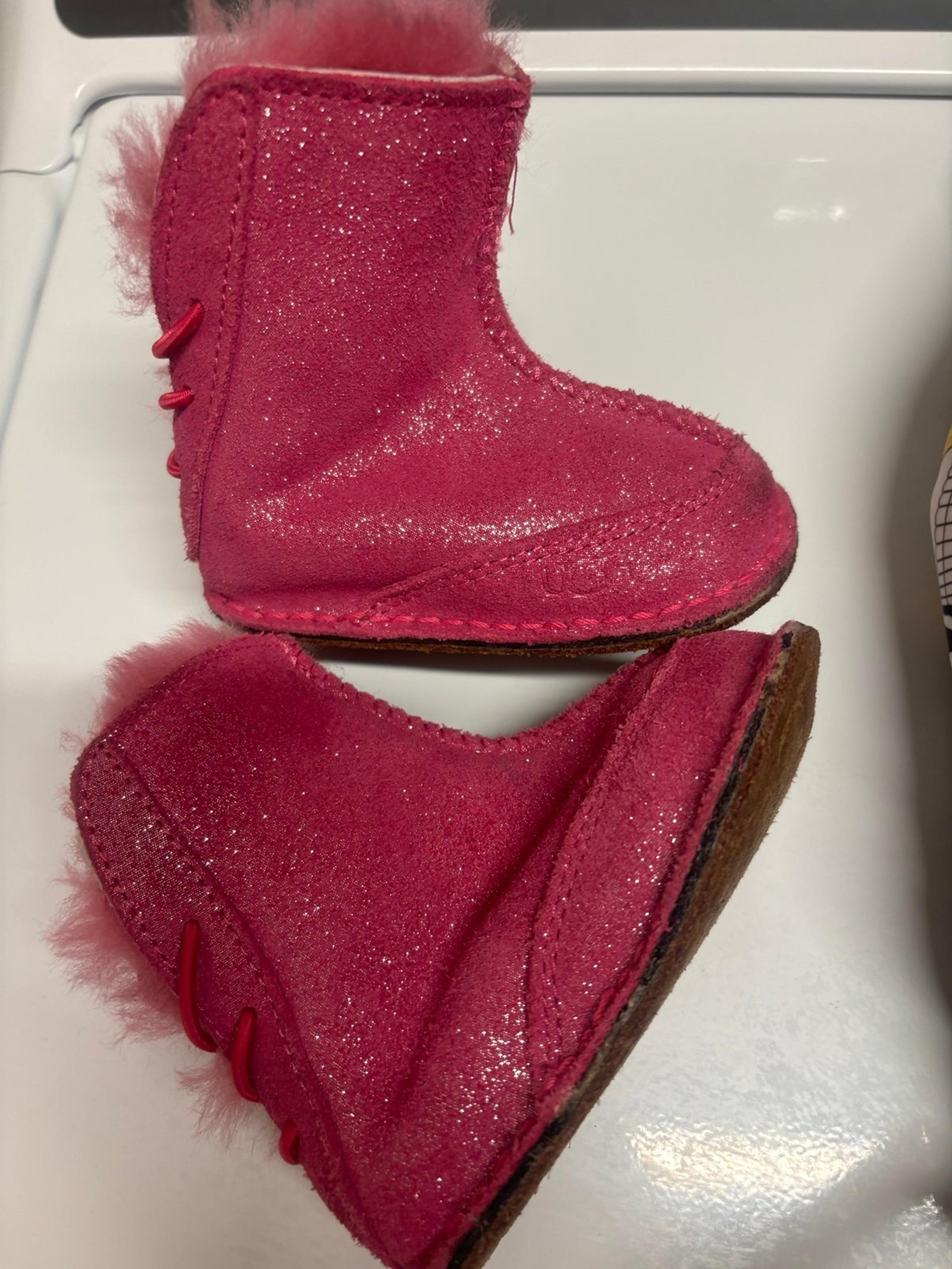Ugg Australia Baby Toddler Size Medium Baby Boo Glitter Pink Bootie Boot Shoes