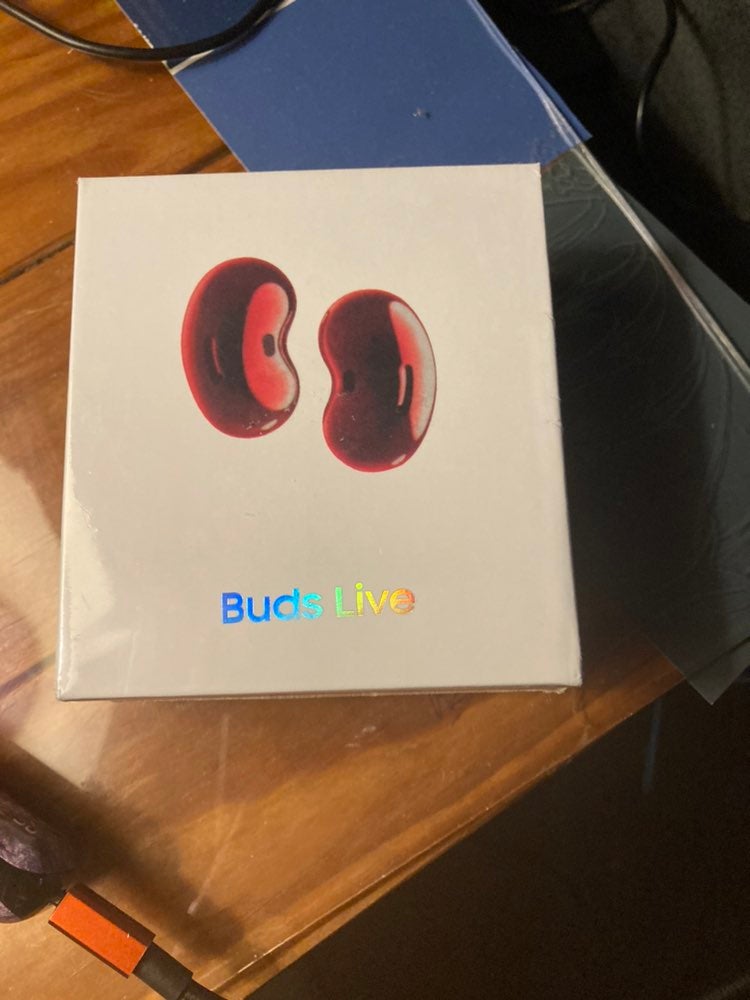 Buds live