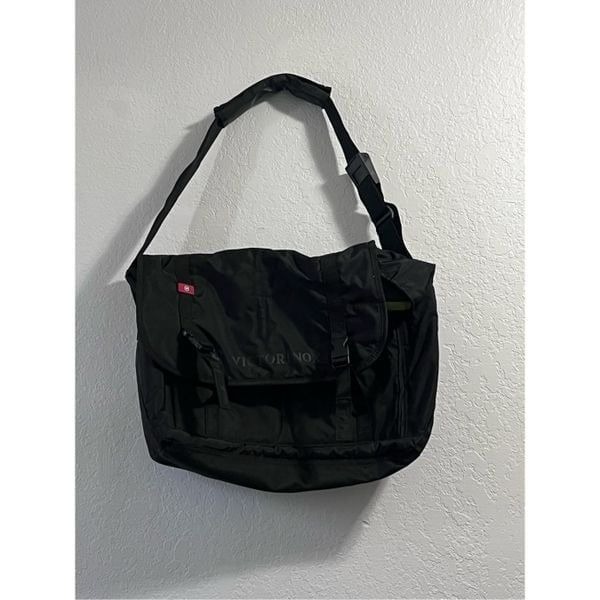 Victorinox Swiss Army Black Cross Body Messenger Bag Computer Business Case