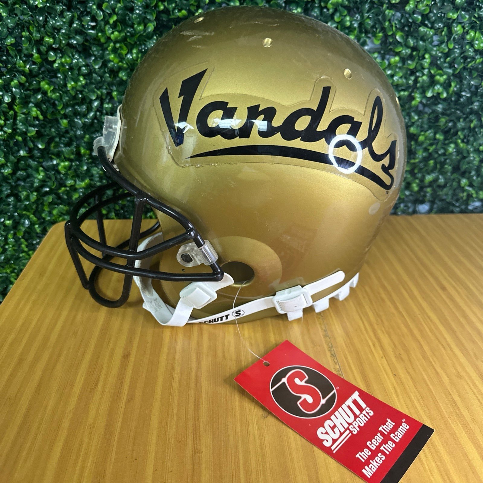 SCHUTT IDAHO VANDALS Full Size FOOTBALL AIR HELMET GOLD-BLACK-WHITE STORAGE WEAR