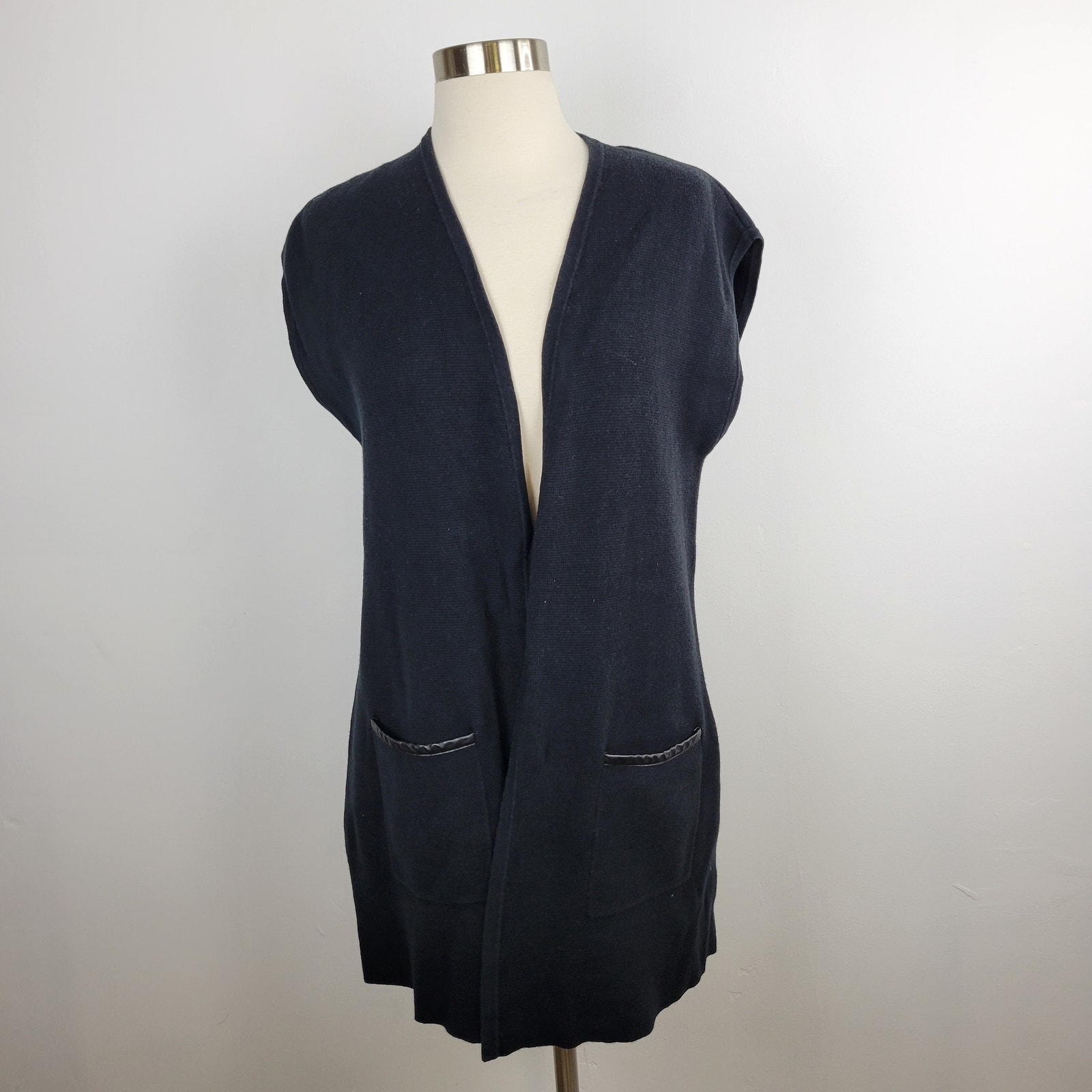 Chico's Black Sleeveless Open Front Cardigan Sweater Vest Size 1 Small