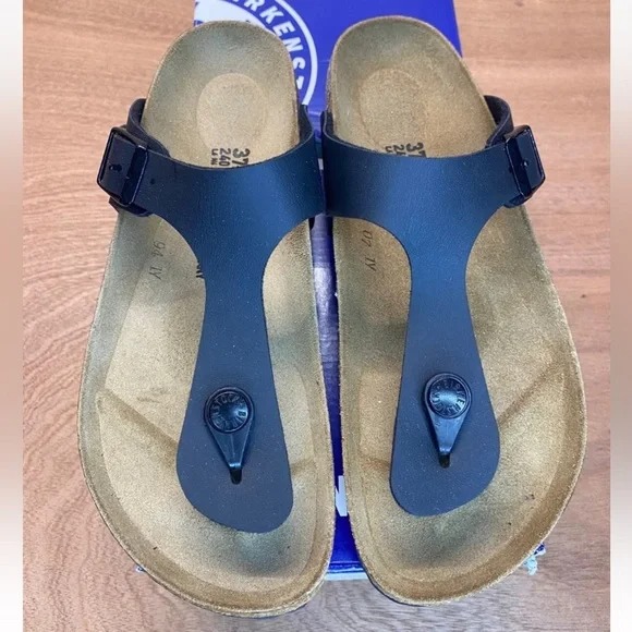 Birkenstock Gizeh Sandals in Black 37