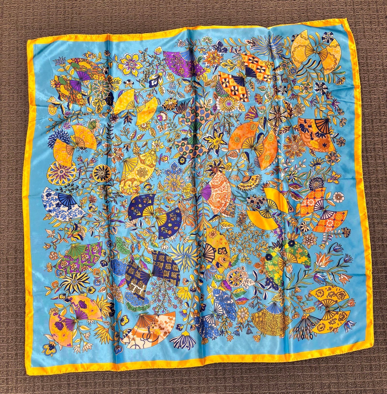 Hermes flour et papillons de tissus artist Henry square silk scarf