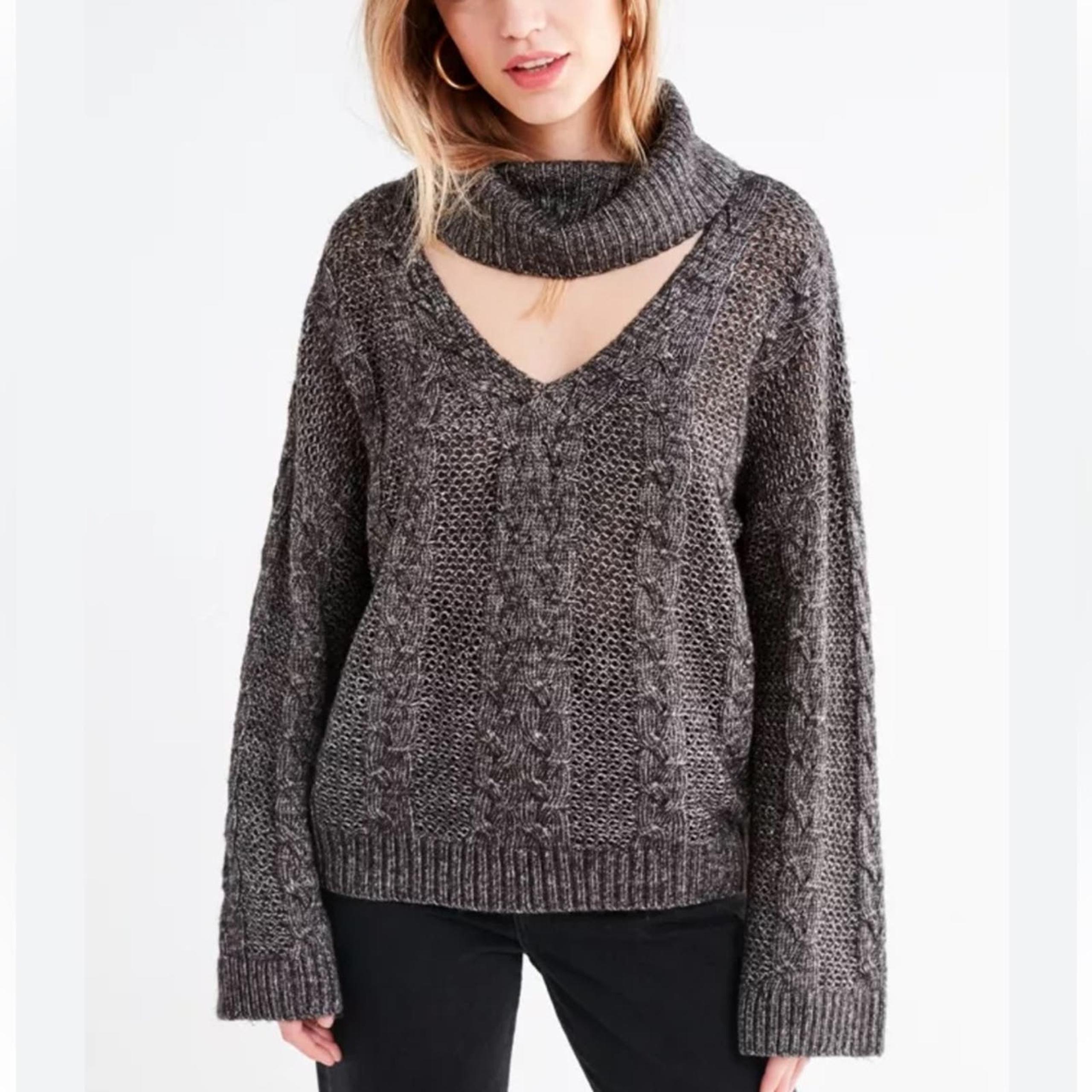 Urban outfitters gray UO Cable Knit Cut-Out Sweater size small