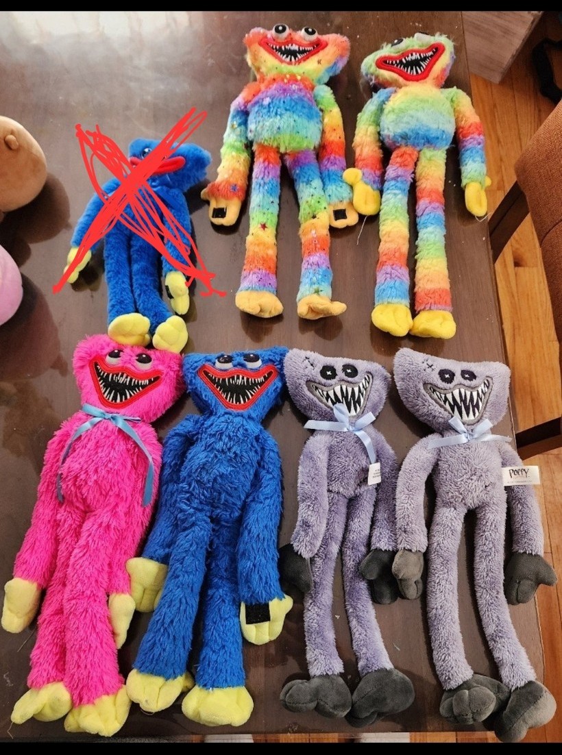 4 Playtime Huggy Wuggy plushes choose one (best offer) or buy all
