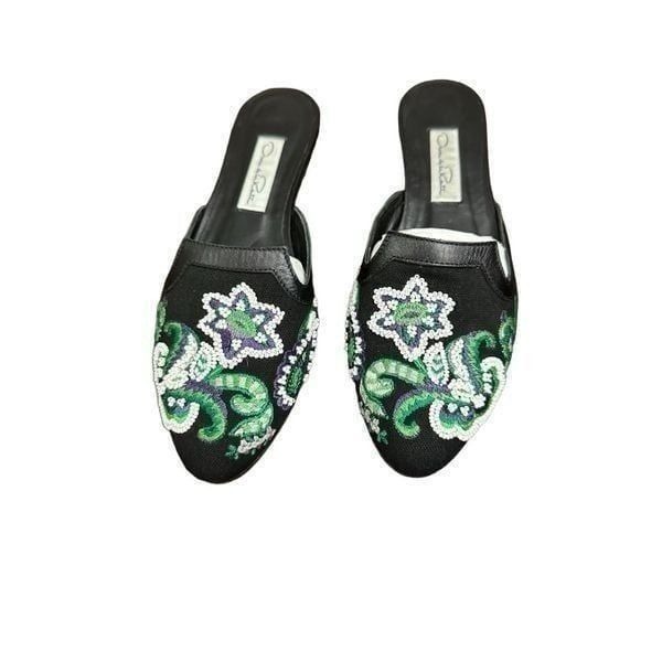 Oscar de la Renta Womens Black Canvas Bead Embroidered Mules Size 37