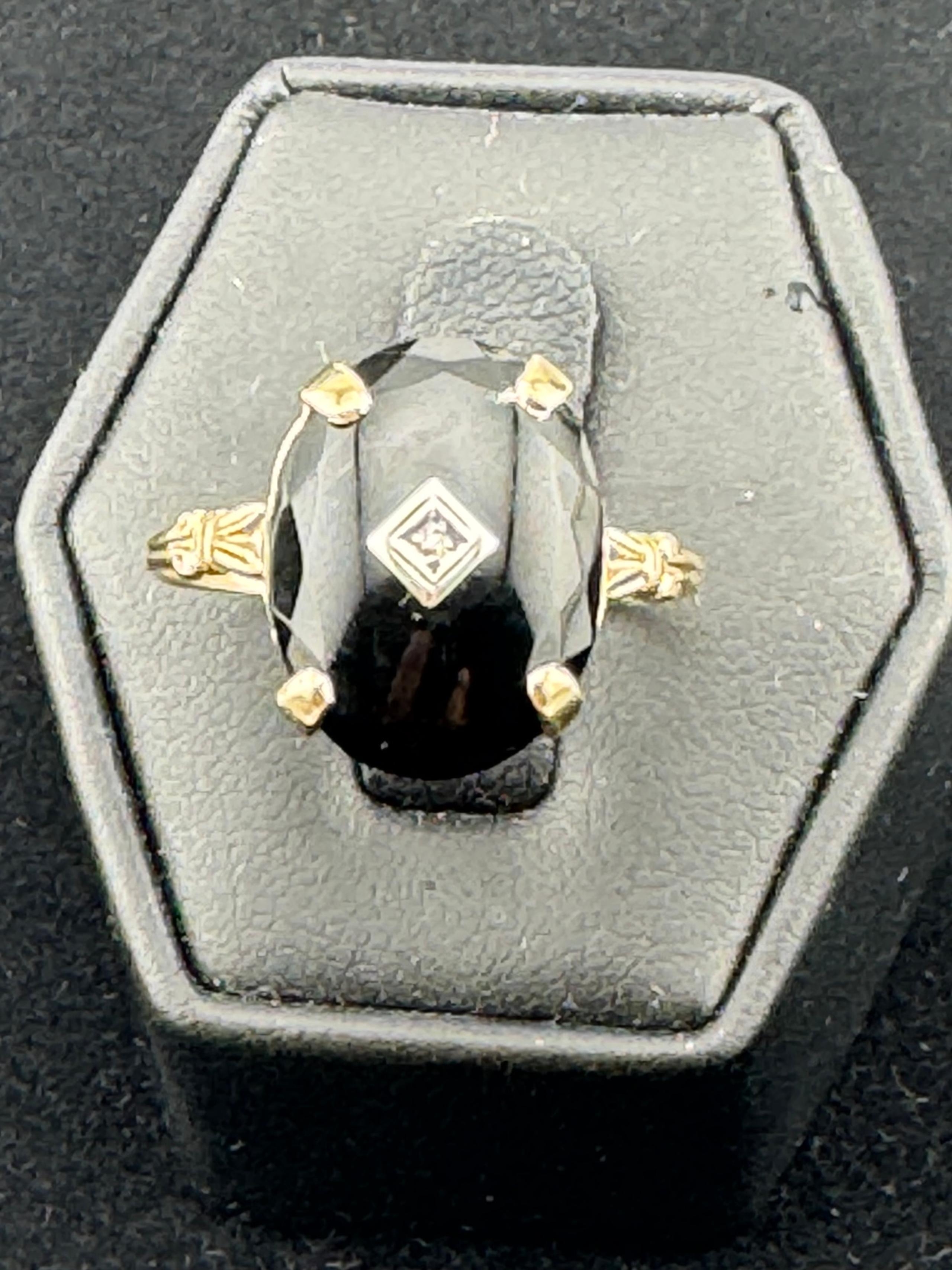 Antique Victorian, unique, cut Onyx and diamond ring for carrot yellow gold